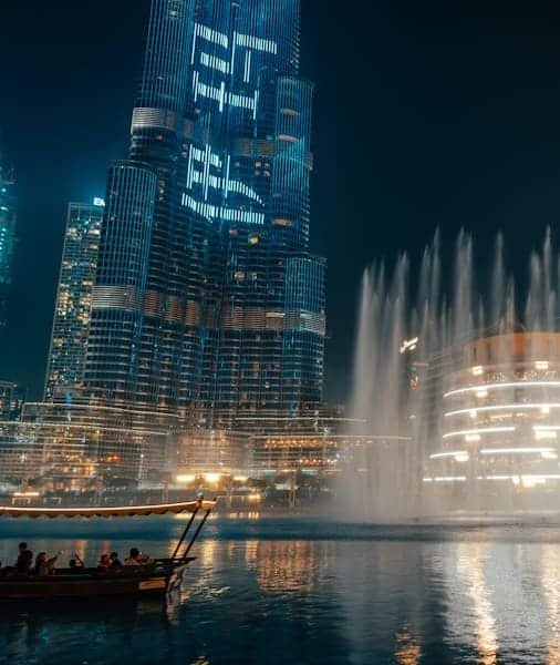 ブルジュ・ハリファ・チケットとドバイ・ナイトツアー2025